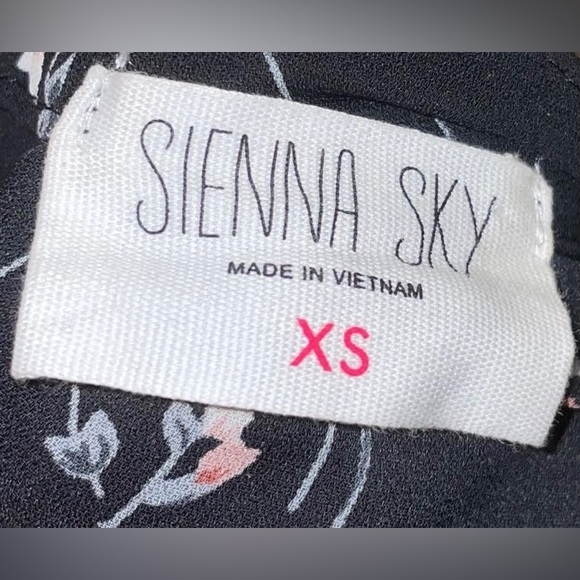 SIENNA SKY FLORAL BLOUSE, WOMEN’S SIZE XS - Picture 8 of 16